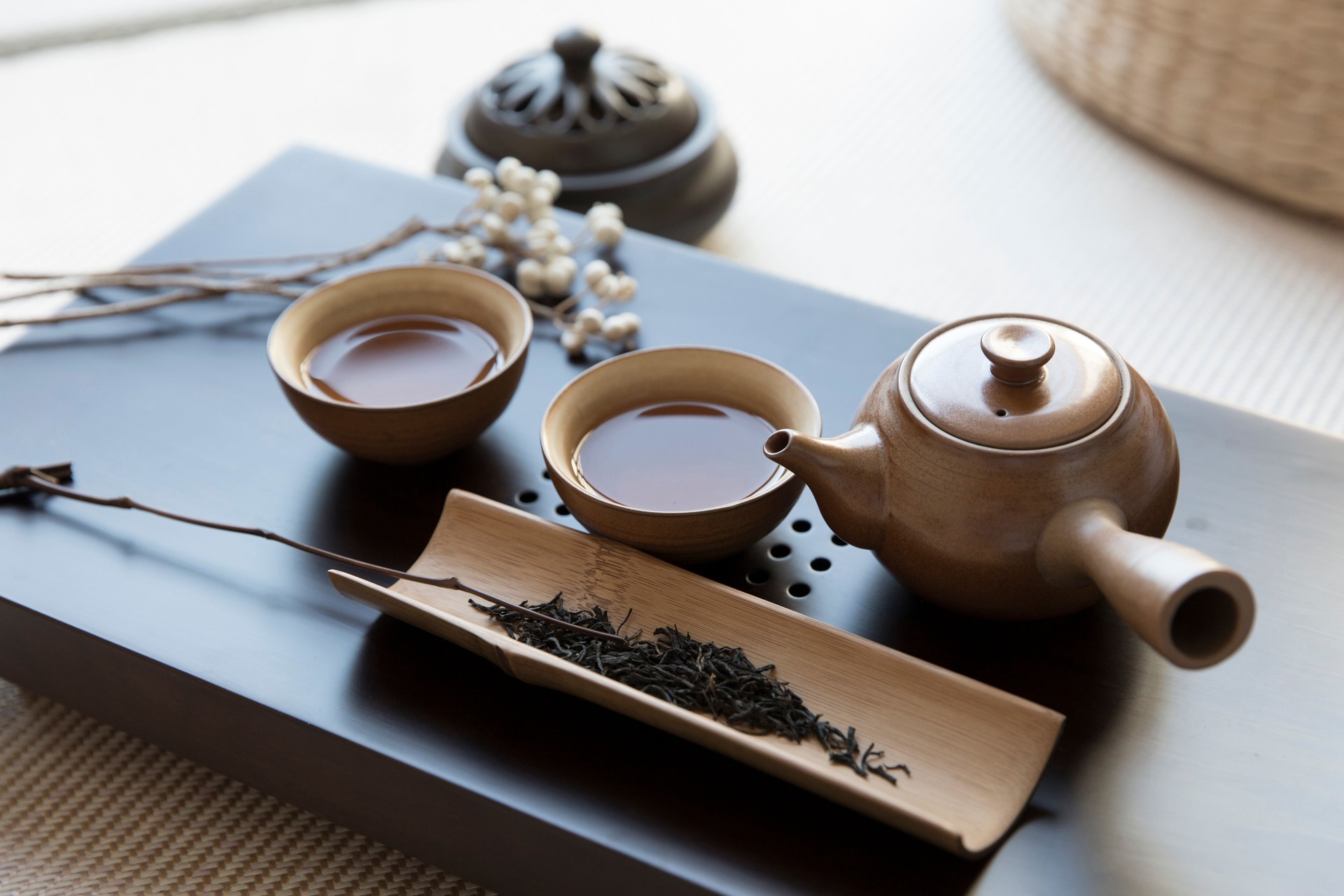 Zen furnishings, tea sets, traditional Chinese tea art, tea culture, exquisite incense burners, futon